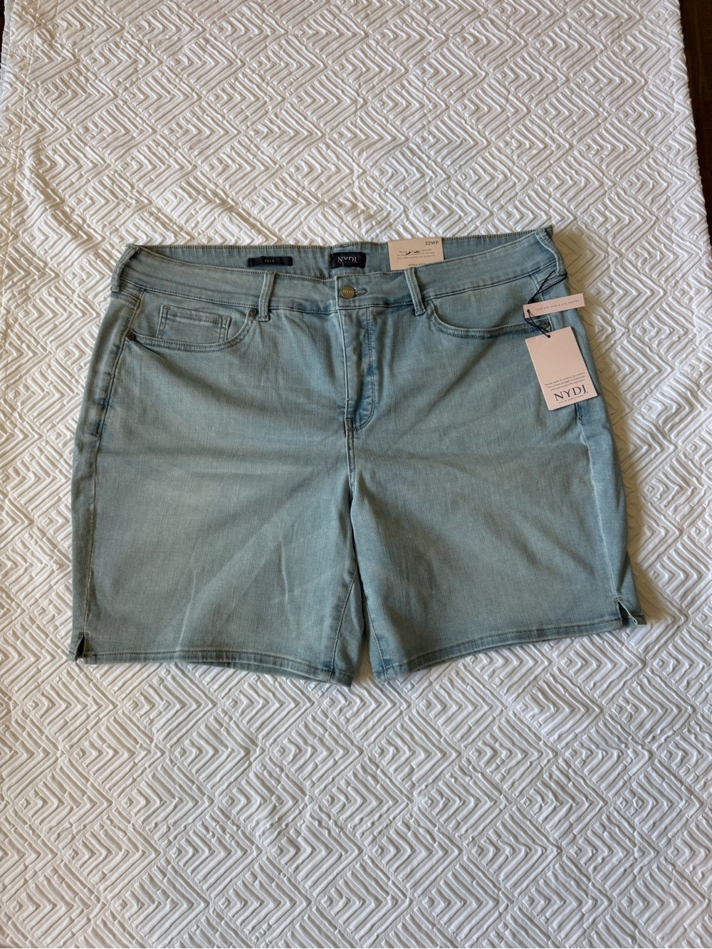 NYDJ  Mid-Rise Denim Shorts.. Size 22 plus